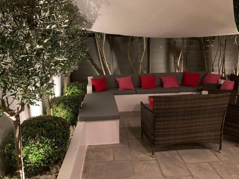 Villa Oleander Agios Nikolaos Loutra Edipsou ภายนอก รูปภาพ