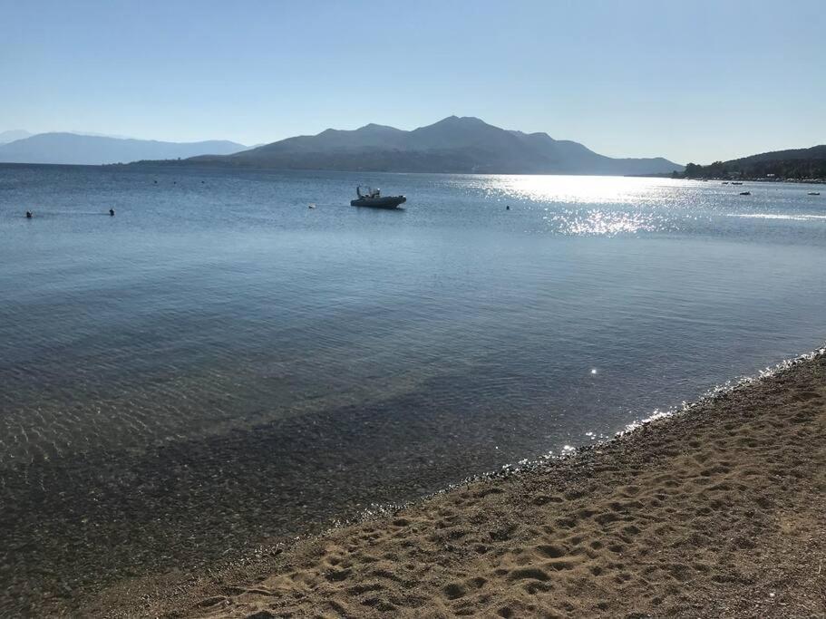 Villa Oleander Agios Nikolaos Loutra Edipsou ภายนอก รูปภาพ