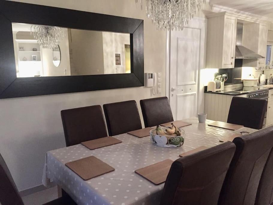 Villa Oleander Agios Nikolaos Loutra Edipsou ภายนอก รูปภาพ