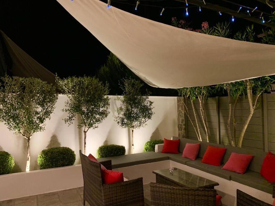 Villa Oleander Agios Nikolaos Loutra Edipsou ภายนอก รูปภาพ
