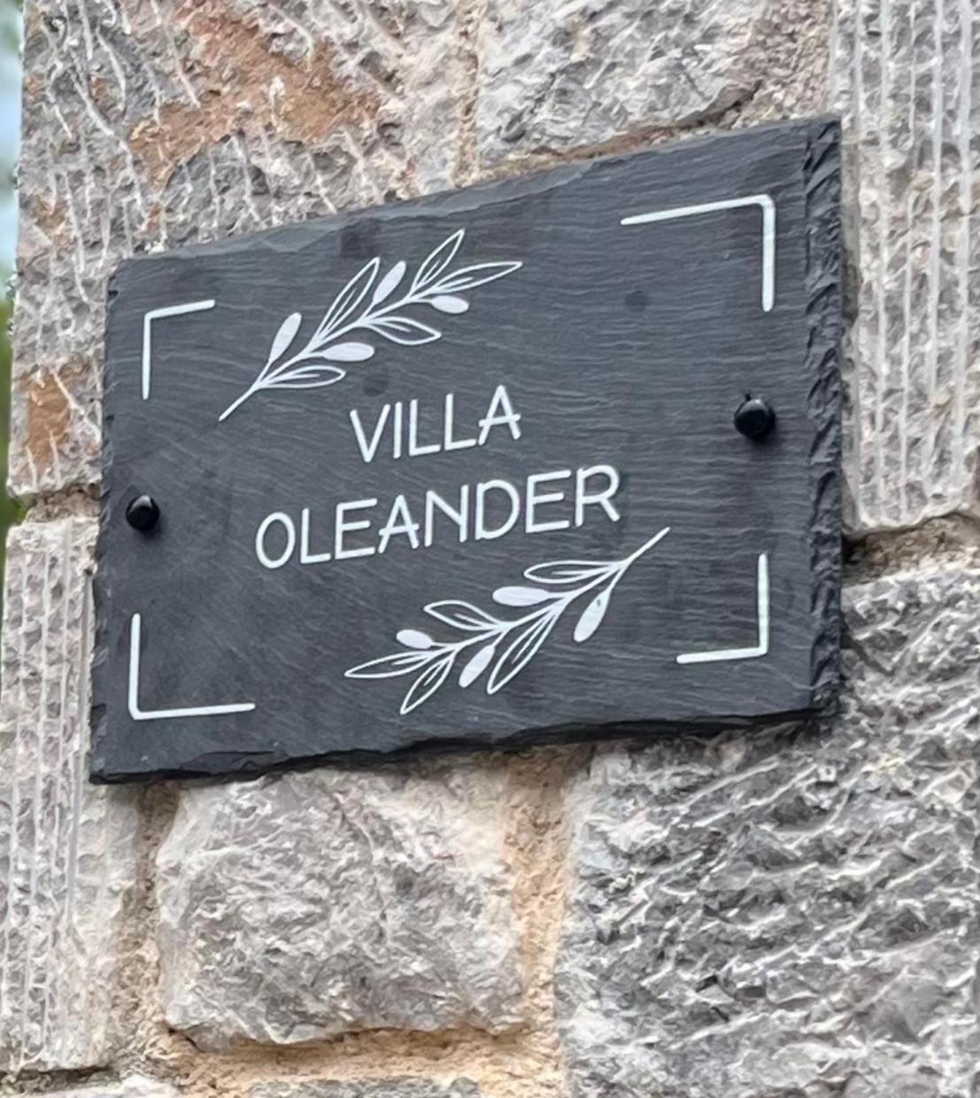 Villa Oleander Agios Nikolaos Loutra Edipsou ภายนอก รูปภาพ